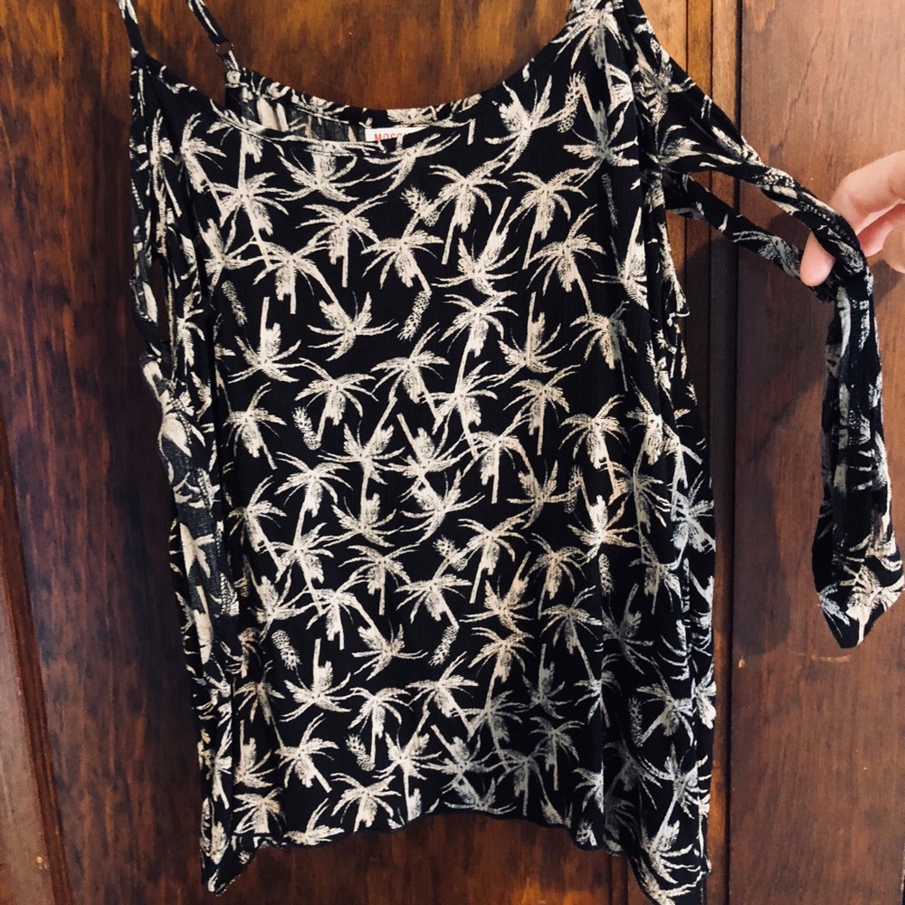 🌺 Off the shoulder Palm tree tank 🌺